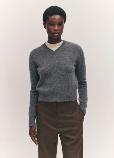 Sligo V-Neck in Derby Grey