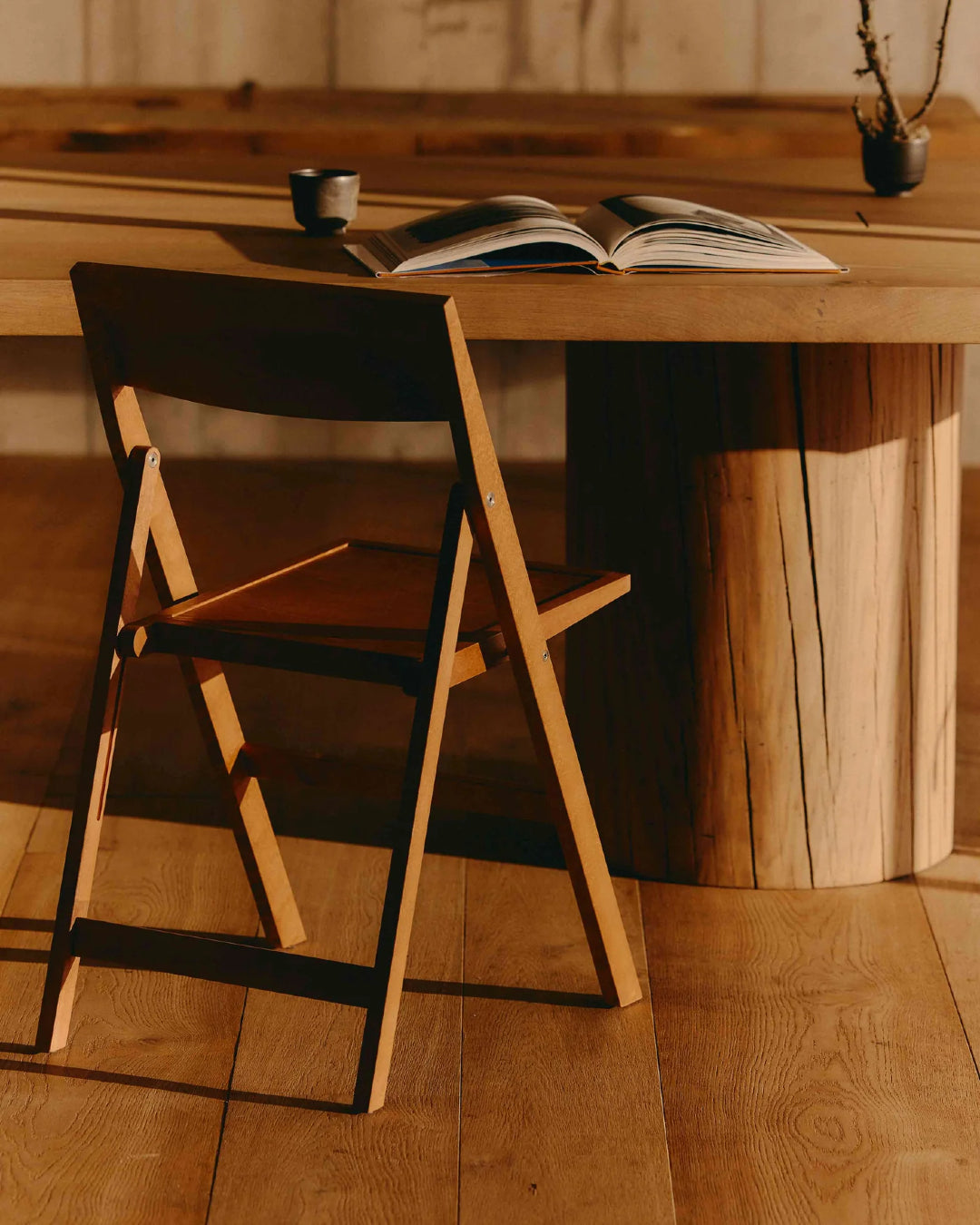 Folding Flat Chair | Warm Brown Birch