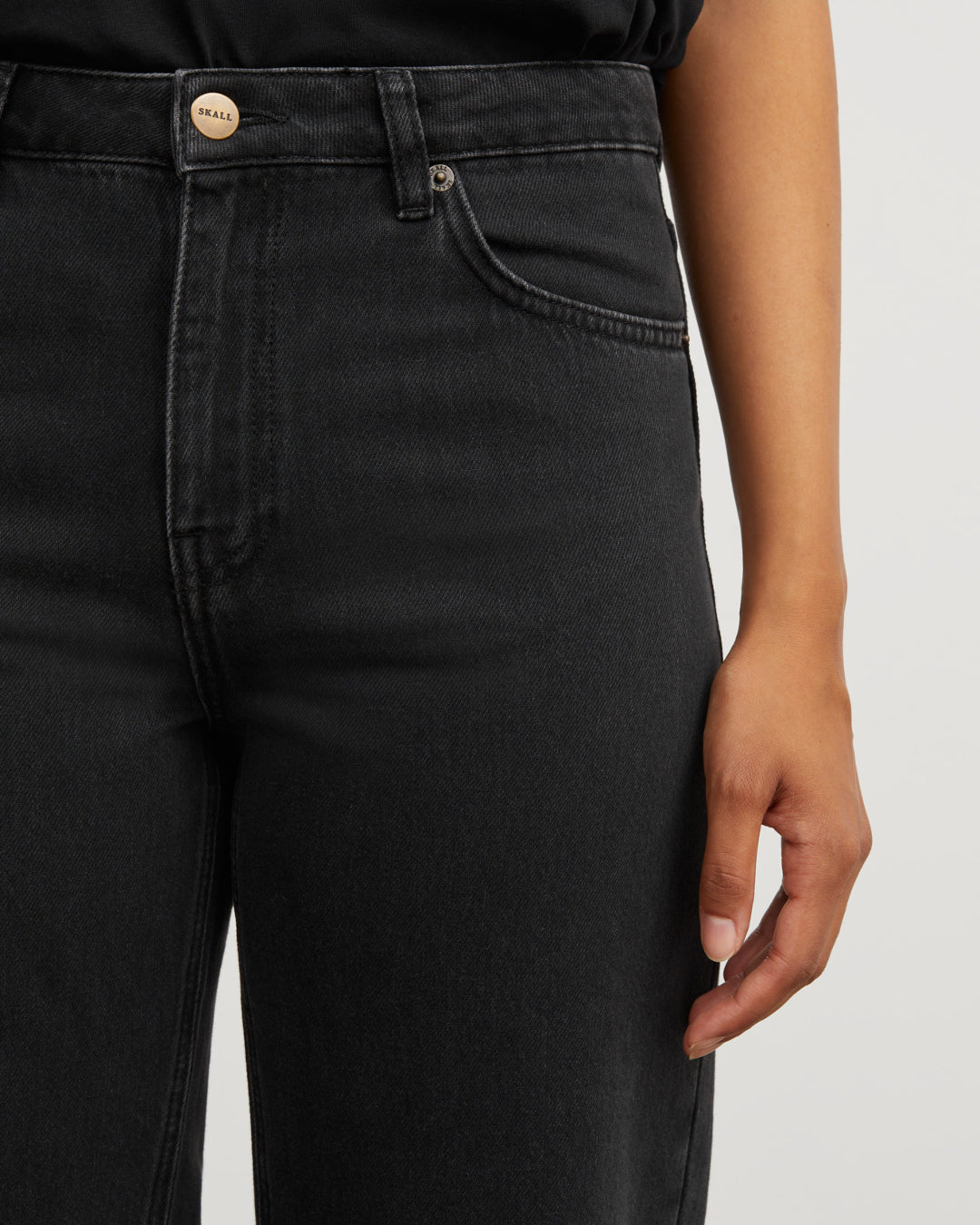 Allison Cropped Jeans | Washed Black