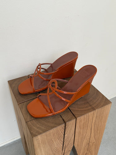 Opera Wedge | Sella