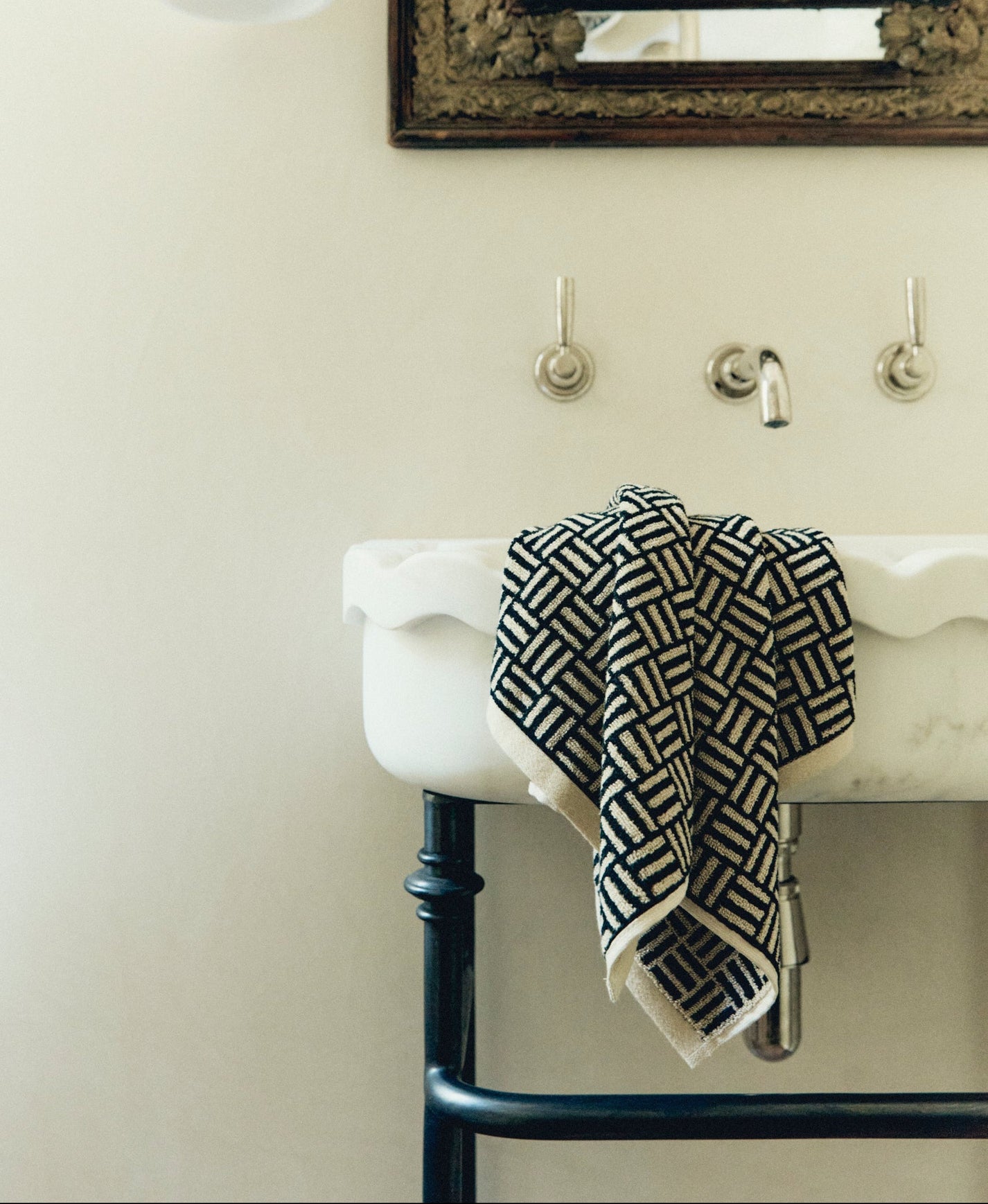 Torrens Hand Towel | Sand &amp; Noir
