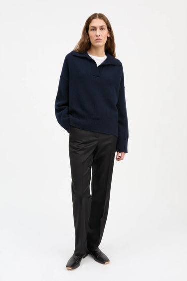 Dean V-neck Jumper | Navy