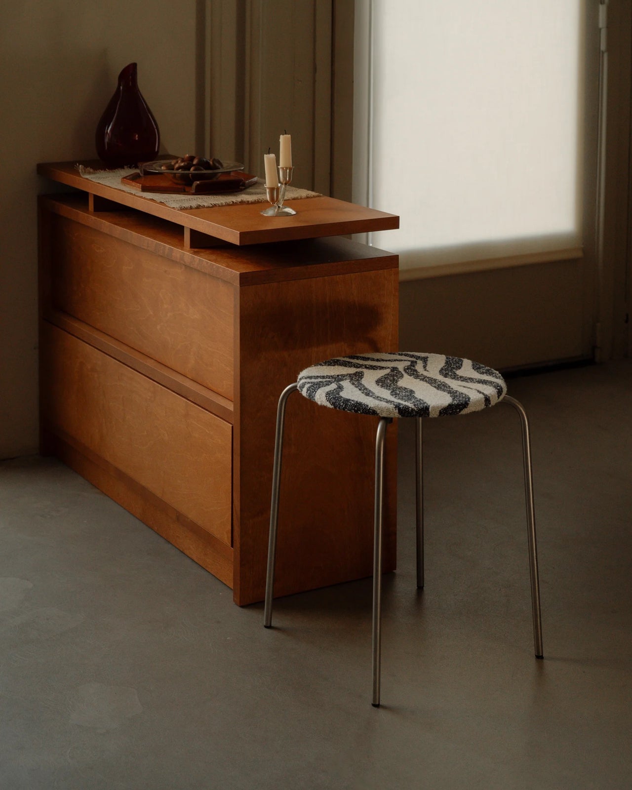 Petit Rond Stool | Stainless Steel / Zebra Fabric
