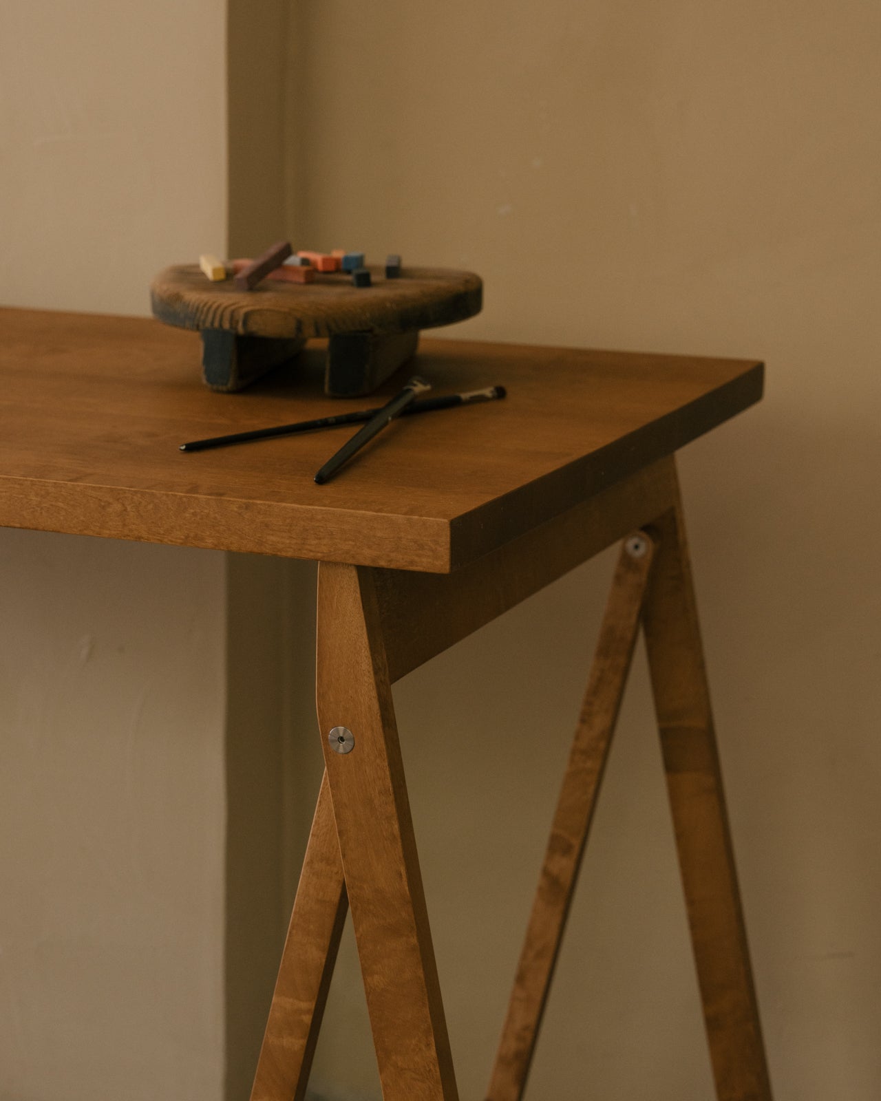 Folding Flat Trestle Table | Warm Brown Birch