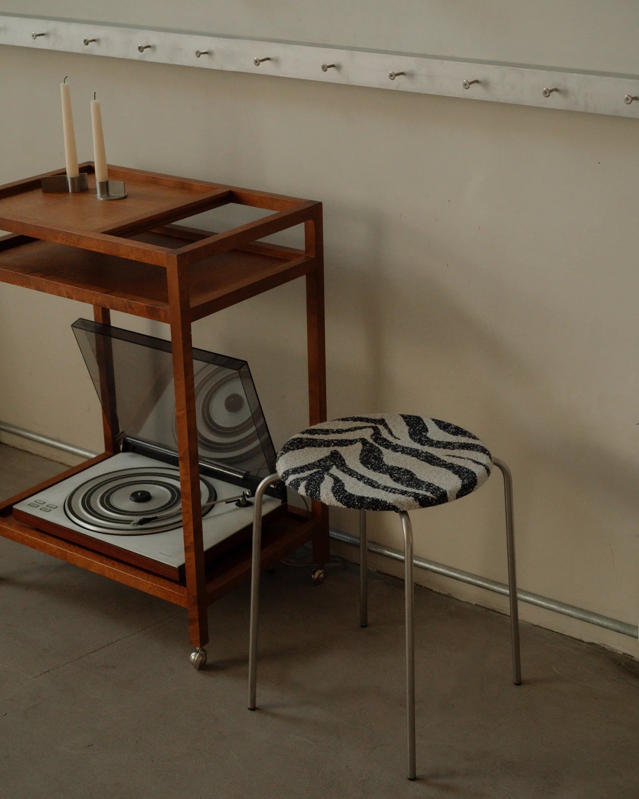 Petit Rond Stool | Stainless Steel / Zebra Fabric