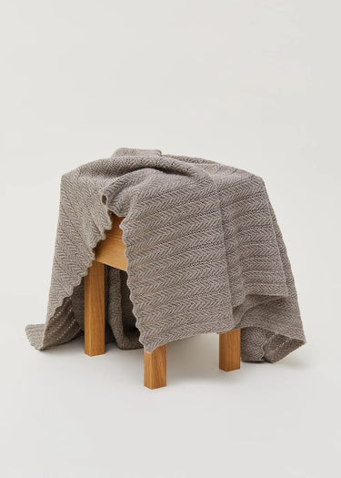Hollie Classic Throw 130x160 in Pure Nougat Melange