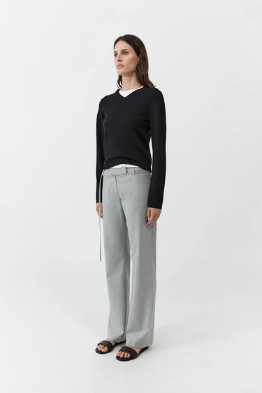 Fine Merino V-Neck Sweater | Black