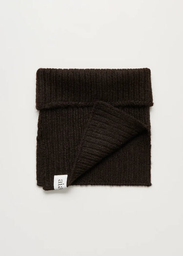 Nellie Neck Warmer llama | Pure Chocolate