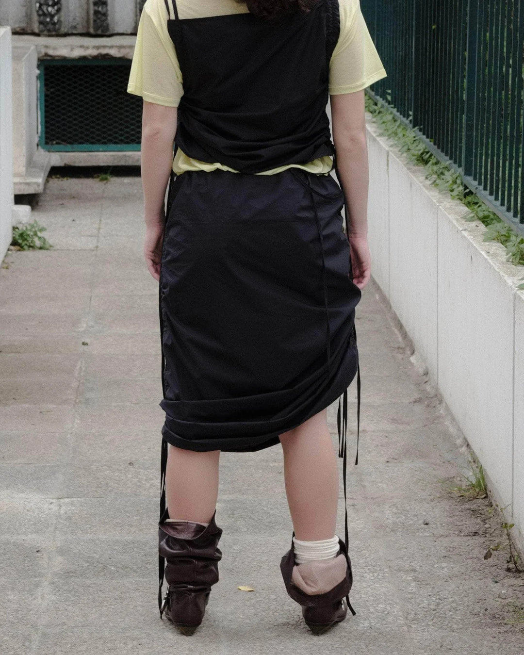 Pictorial Strap Skirt | Black