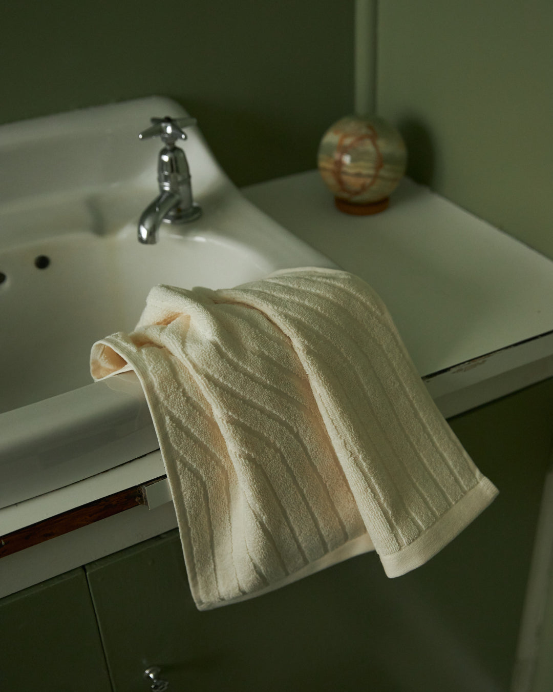 Virginia Hand Towel | Ivory