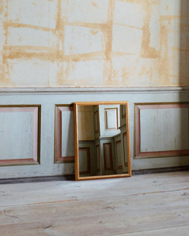 MO2 Mirror | Elm