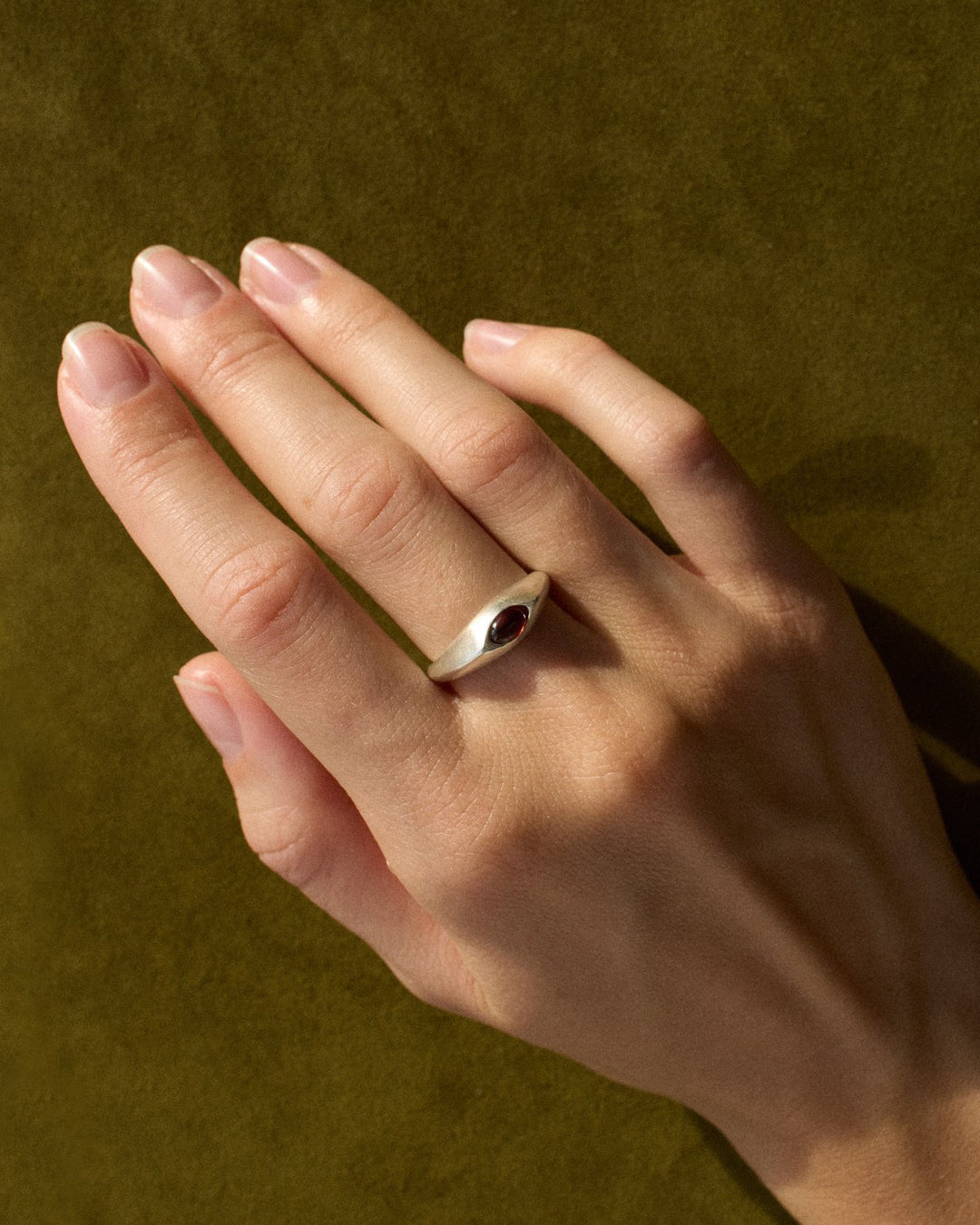 Ellipse Ring | Garnet