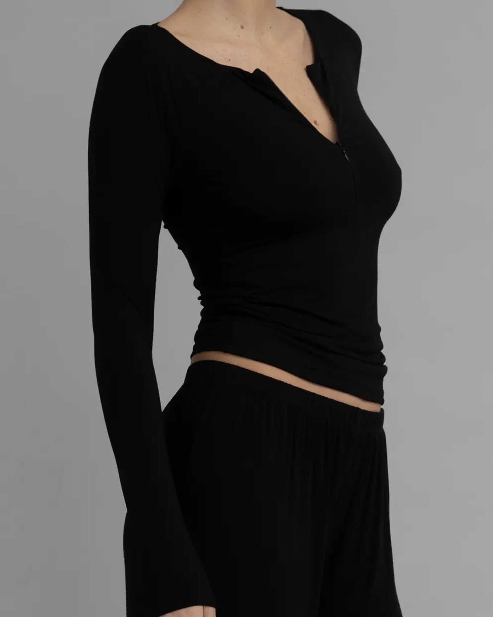 Recline Half Zip | Black