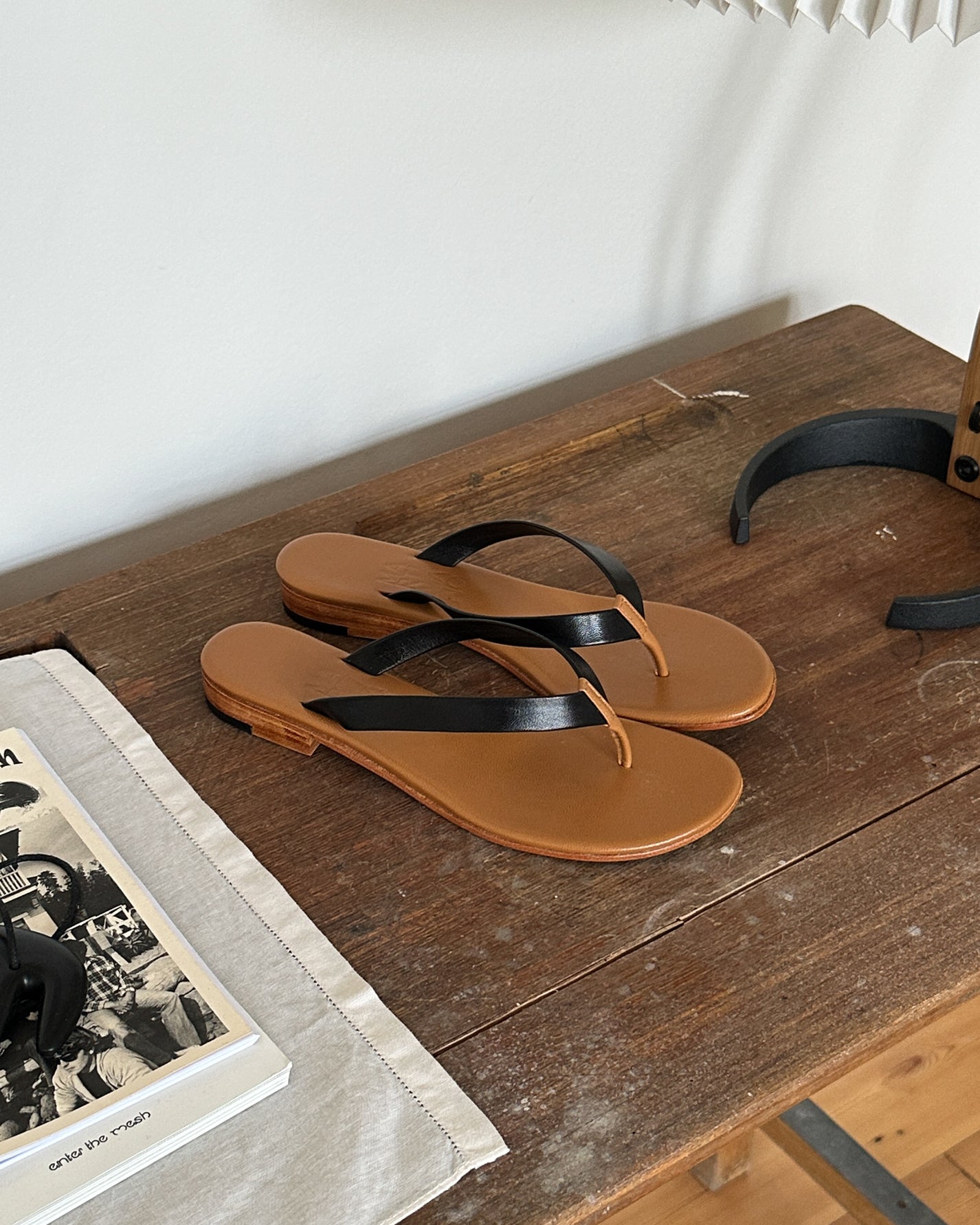 Flip Flop | Black/Saddle