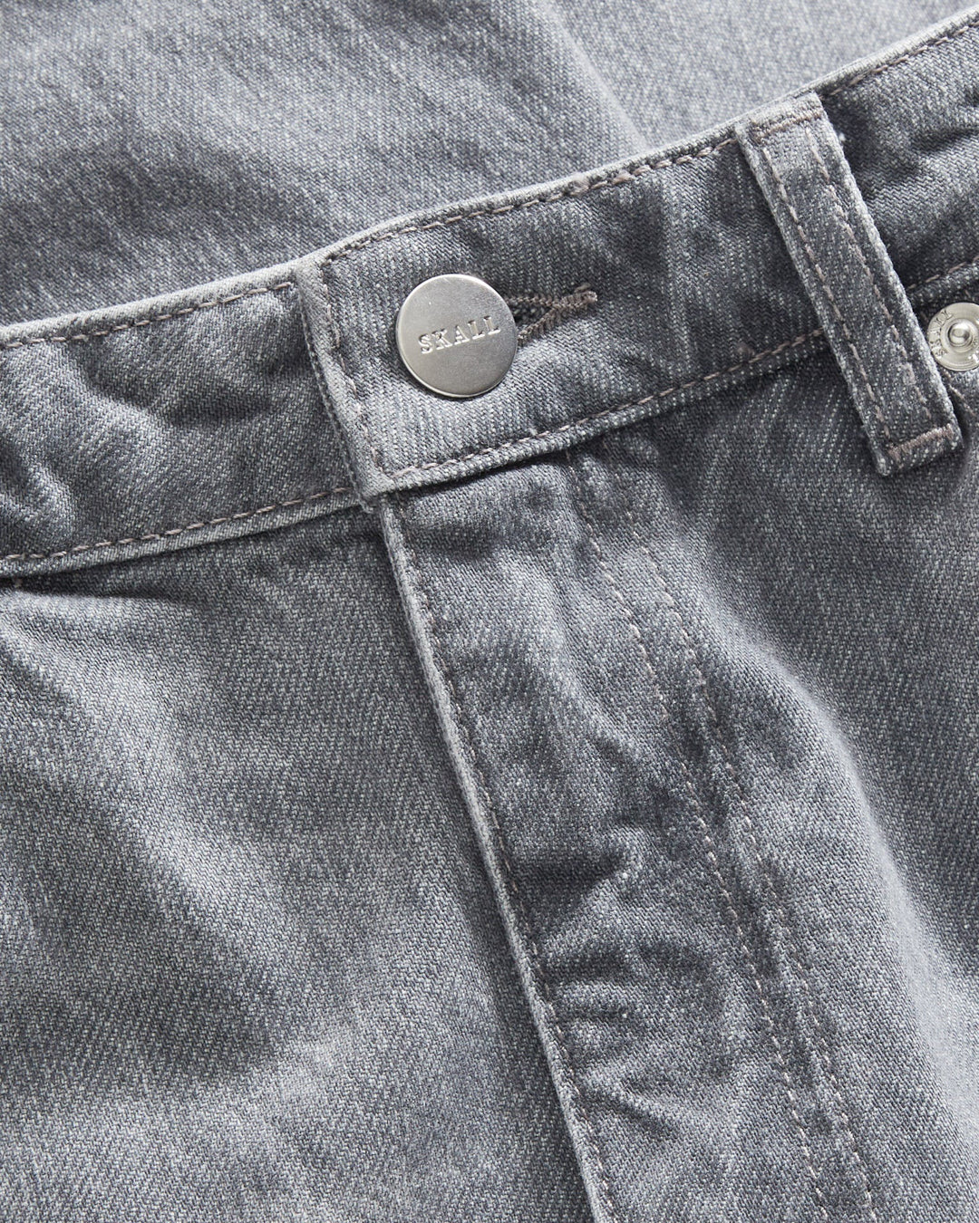 Maddy Straight Jeans | Worn Light Grey