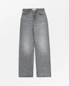 Maddy Straight Jeans | Worn Light Grey