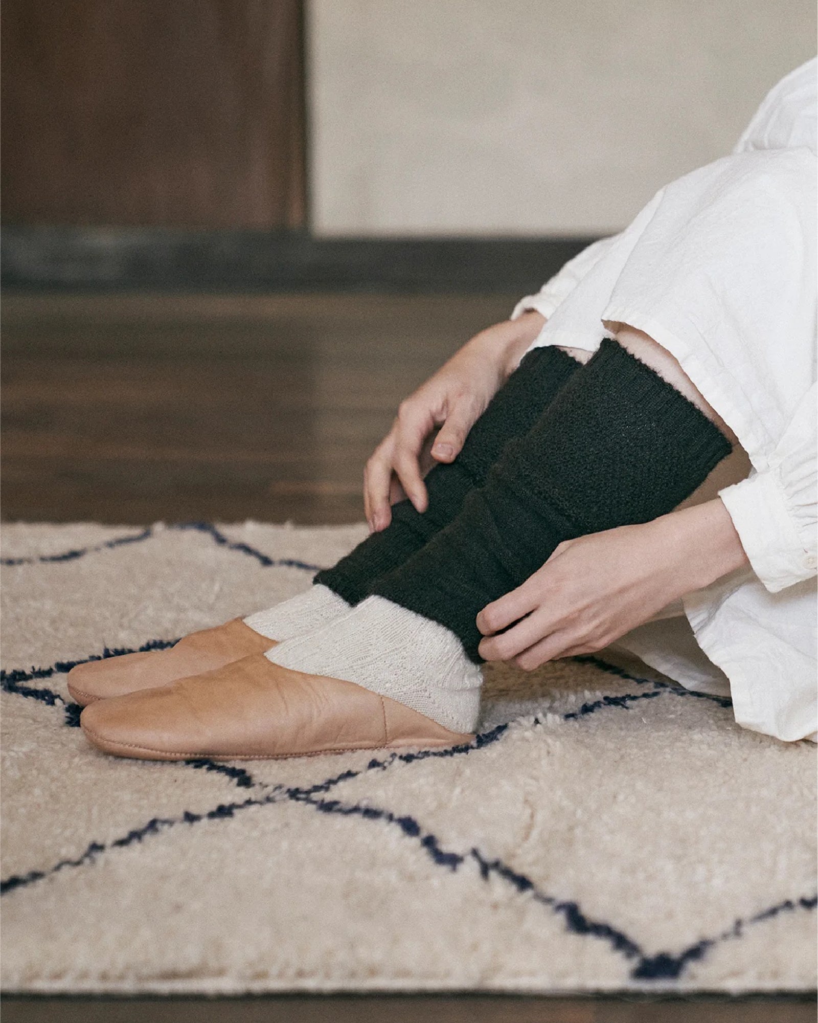 Alpaca Moss Stitch Warmer | Dark Brown