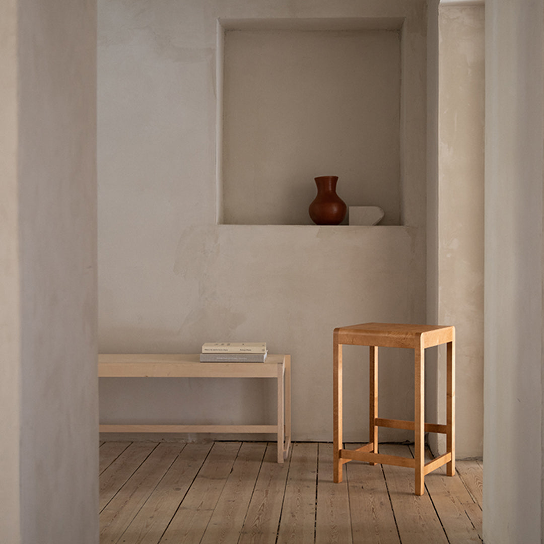 Køb Frama Stool 01 Warm Brown Wood H65 online her | RAASTED