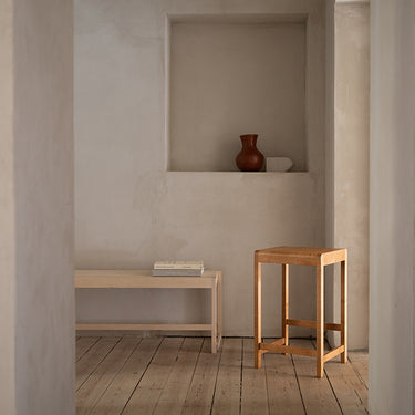 Køb Frama Stool 01 Warm Brown Wood H65 online her | RAASTED